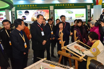 繁榮文藝創作，鑄就時代精神坐標
